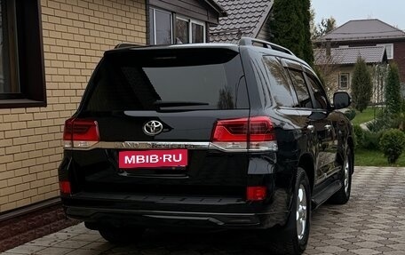 Toyota Land Cruiser 200, 2016 год, 6 170 000 рублей, 3 фотография