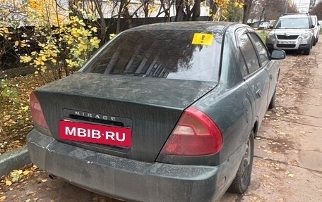 Mitsubishi Mirage VI рестайлинг, 2000 год, 200 000 рублей, 3 фотография
