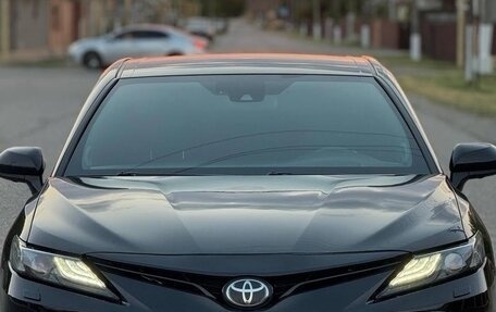 Toyota Camry, 2018 год, 2 600 000 рублей, 6 фотография