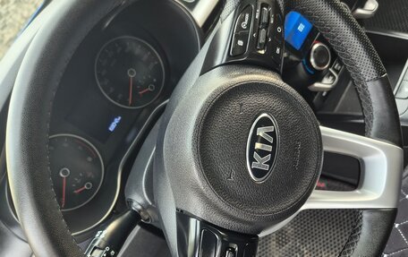 KIA Rio IV, 2017 год, 959 999 рублей, 28 фотография