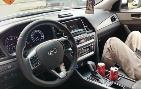 Hyundai Sonata VIII, 2019 год, 1 600 000 рублей, 4 фотография