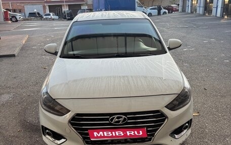 Hyundai Solaris II рестайлинг, 2019 год, 1 300 000 рублей, 1 фотография