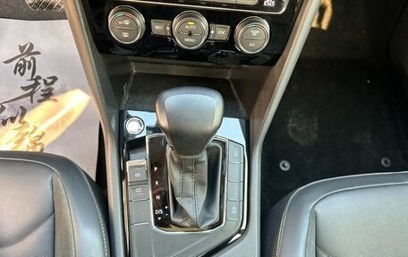 Volkswagen Tiguan II, 2021 год, 1 870 000 рублей, 12 фотография