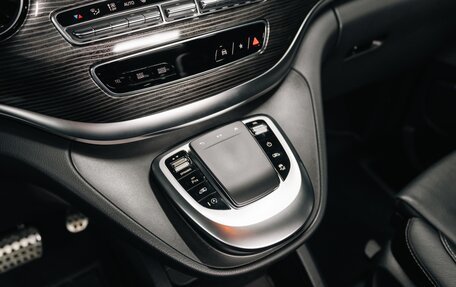 Mercedes-Benz V-Класс, 2023 год, 11 800 000 рублей, 28 фотография