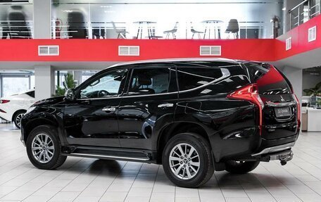 Mitsubishi Pajero Sport III рестайлинг, 2018 год, 2 449 000 рублей, 3 фотография