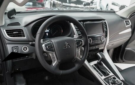 Mitsubishi Pajero Sport III рестайлинг, 2018 год, 2 449 000 рублей, 9 фотография