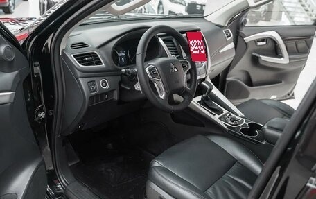 Mitsubishi Pajero Sport III рестайлинг, 2018 год, 2 449 000 рублей, 10 фотография
