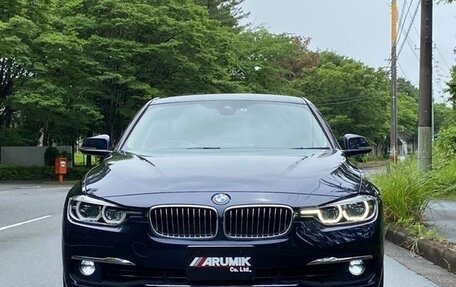 BMW 3 серия, 2017 год, 1 323 000 рублей, 2 фотография