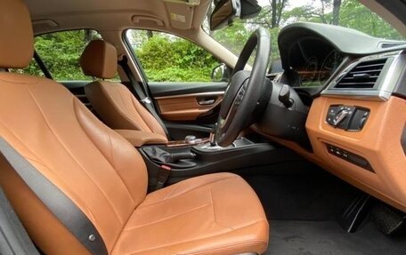 BMW 3 серия, 2017 год, 1 323 000 рублей, 13 фотография