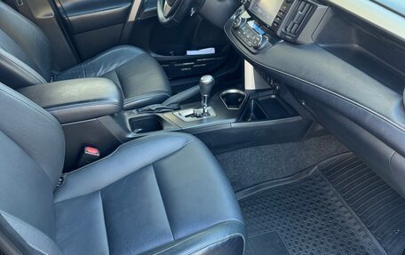 Toyota RAV4, 2017 год, 3 190 000 рублей, 12 фотография