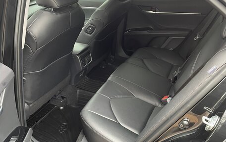 Toyota Camry, 2023 год, 3 800 000 рублей, 10 фотография