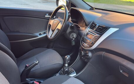 Hyundai Solaris II рестайлинг, 2012 год, 770 000 рублей, 14 фотография