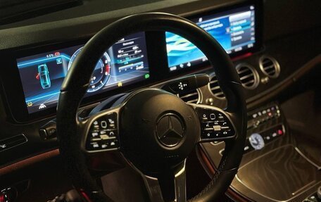 Mercedes-Benz E-Класс, 2019 год, 3 800 000 рублей, 5 фотография