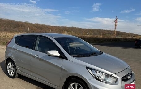 Hyundai Solaris II рестайлинг, 2012 год, 890 000 рублей, 4 фотография