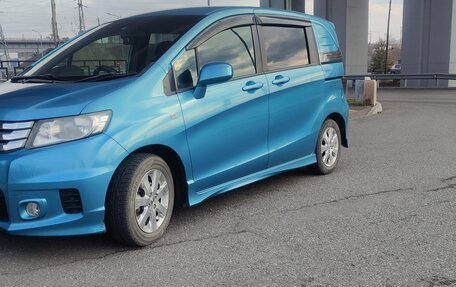 Honda Freed I, 2011 год, 945 000 рублей, 2 фотография