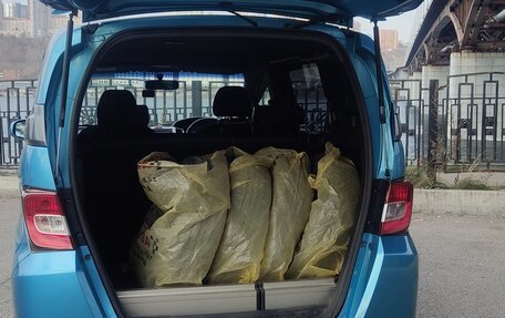 Honda Freed I, 2011 год, 945 000 рублей, 8 фотография