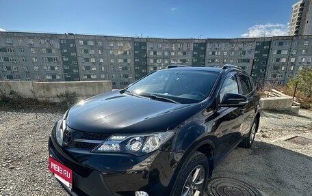 Toyota RAV4, 2015 год, 2 100 000 рублей, 2 фотография