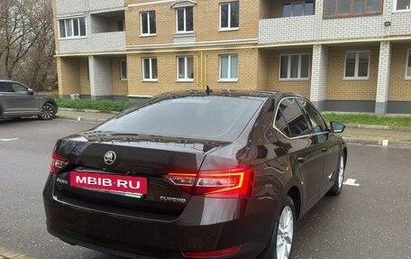 Skoda Superb III рестайлинг, 2017 год, 1 300 000 рублей, 3 фотография