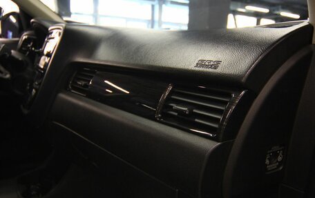 Mitsubishi Outlander III рестайлинг 3, 2016 год, 1 599 000 рублей, 11 фотография