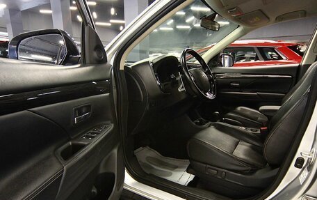 Mitsubishi Outlander III рестайлинг 3, 2016 год, 1 599 000 рублей, 7 фотография