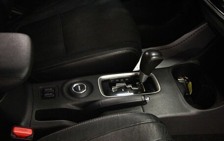 Mitsubishi Outlander III рестайлинг 3, 2016 год, 1 599 000 рублей, 13 фотография