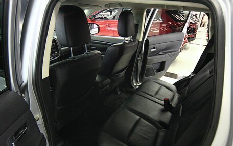 Mitsubishi Outlander III рестайлинг 3, 2016 год, 1 599 000 рублей, 16 фотография