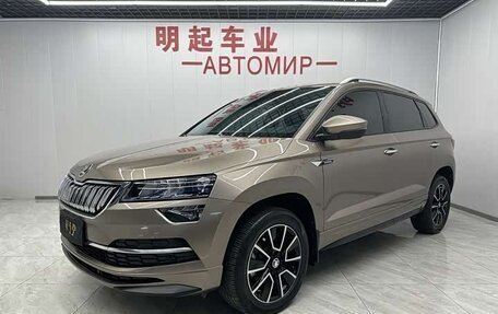Skoda Karoq I, 2022 год, 1 690 000 рублей, 2 фотография
