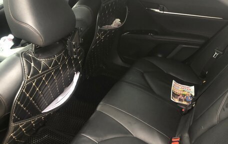 Toyota Camry, 2020 год, 2 800 000 рублей, 3 фотография