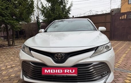 Toyota Camry, 2018 год, 3 100 000 рублей, 4 фотография