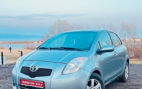 Toyota Yaris III рестайлинг, 2007 год, 595 000 рублей, 1 фотография