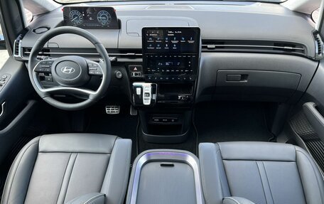 Hyundai Staria, 2024 год, 8 990 000 рублей, 14 фотография