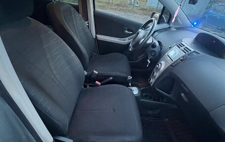 Toyota Yaris III рестайлинг, 2007 год, 595 000 рублей, 4 фотография