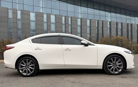 Mazda 3, 2021 год, 1 900 005 рублей, 11 фотография