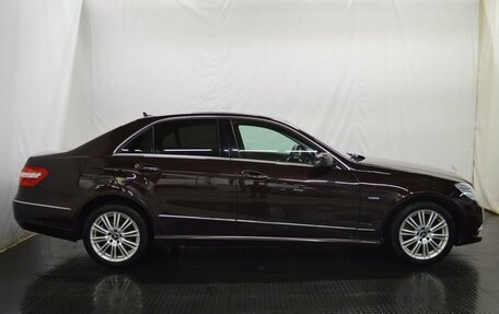 Mercedes-Benz E-Класс, 2011 год, 1 250 000 рублей, 4 фотография