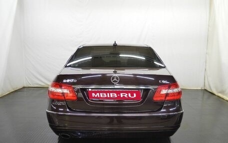 Mercedes-Benz E-Класс, 2011 год, 1 250 000 рублей, 6 фотография