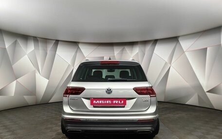 Volkswagen Tiguan II, 2017 год, 2 163 000 рублей, 8 фотография