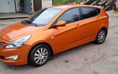 Hyundai Solaris II рестайлинг, 2014 год, 630 000 рублей, 1 фотография