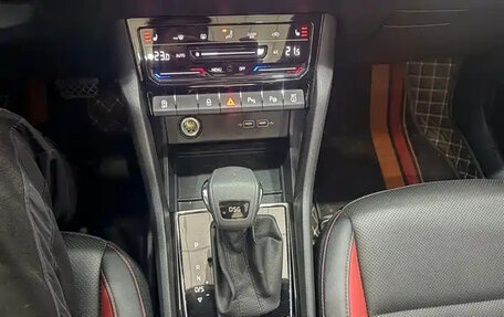 Skoda Karoq I, 2022 год, 1 650 000 рублей, 8 фотография