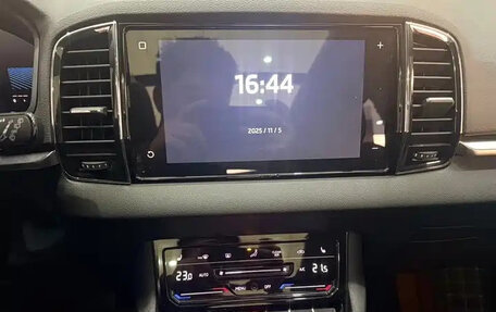 Skoda Karoq I, 2022 год, 1 650 000 рублей, 11 фотография