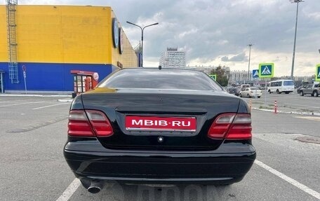 Mercedes-Benz CLK-Класс, 2002 год, 350 000 рублей, 1 фотография