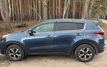 KIA Sportage IV рестайлинг, 2020 год, 2 500 000 рублей, 2 фотография