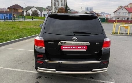 Toyota Highlander III, 2011 год, 1 900 000 рублей, 3 фотография