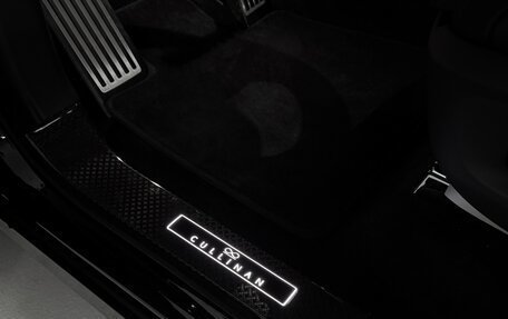 Rolls-Royce Cullinan, 2025 год, 88 000 000 рублей, 16 фотография