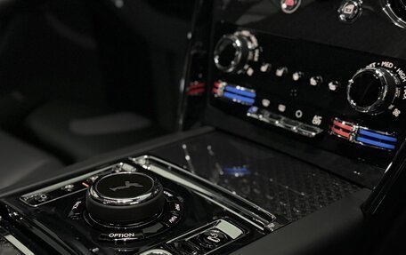 Rolls-Royce Cullinan, 2025 год, 88 000 000 рублей, 14 фотография