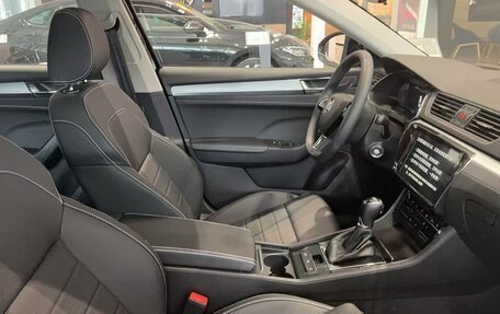 Skoda Superb III рестайлинг, 2025 год, 2 600 000 рублей, 3 фотография