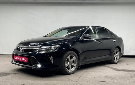 Toyota Camry, 2017 год, 2 300 000 рублей, 1 фотография