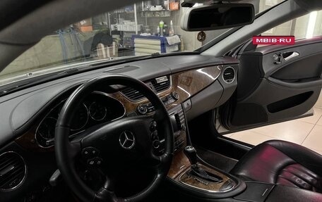 Mercedes-Benz CLS, 2005 год, 2 500 000 рублей, 4 фотография