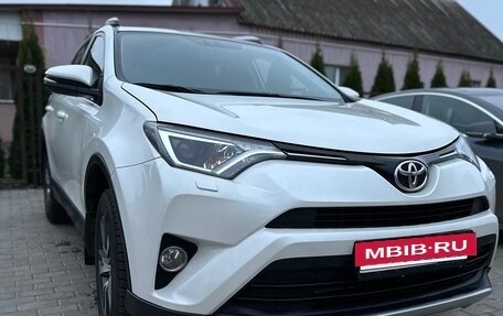 Toyota RAV4, 2016 год, 1 790 000 рублей, 3 фотография
