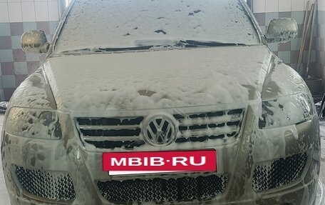 Volkswagen Touareg III, 2005 год, 950 000 рублей, 2 фотография