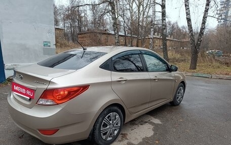 Hyundai Solaris II рестайлинг, 2011 год, 560 000 рублей, 6 фотография